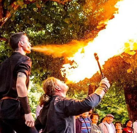 Dom wakacyjny Grove Cottage: Immersed In Nature & Close To Town