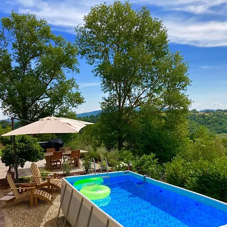 Grove Cottage: Immersed In Nature & Close To Town *